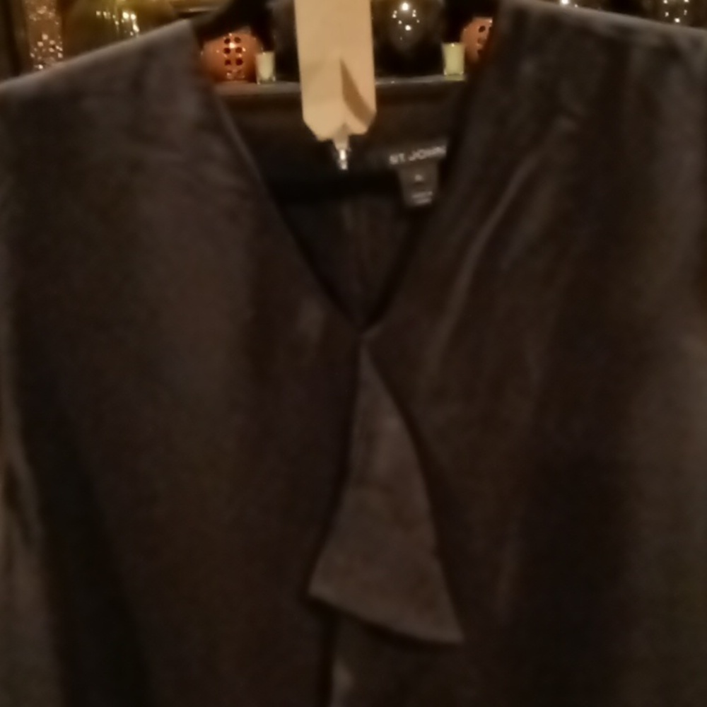 FINAL PRICE NWT ST. JOHN silk caviar black sheer v-neck blouse/flare in front XL - Picture 10 of 16